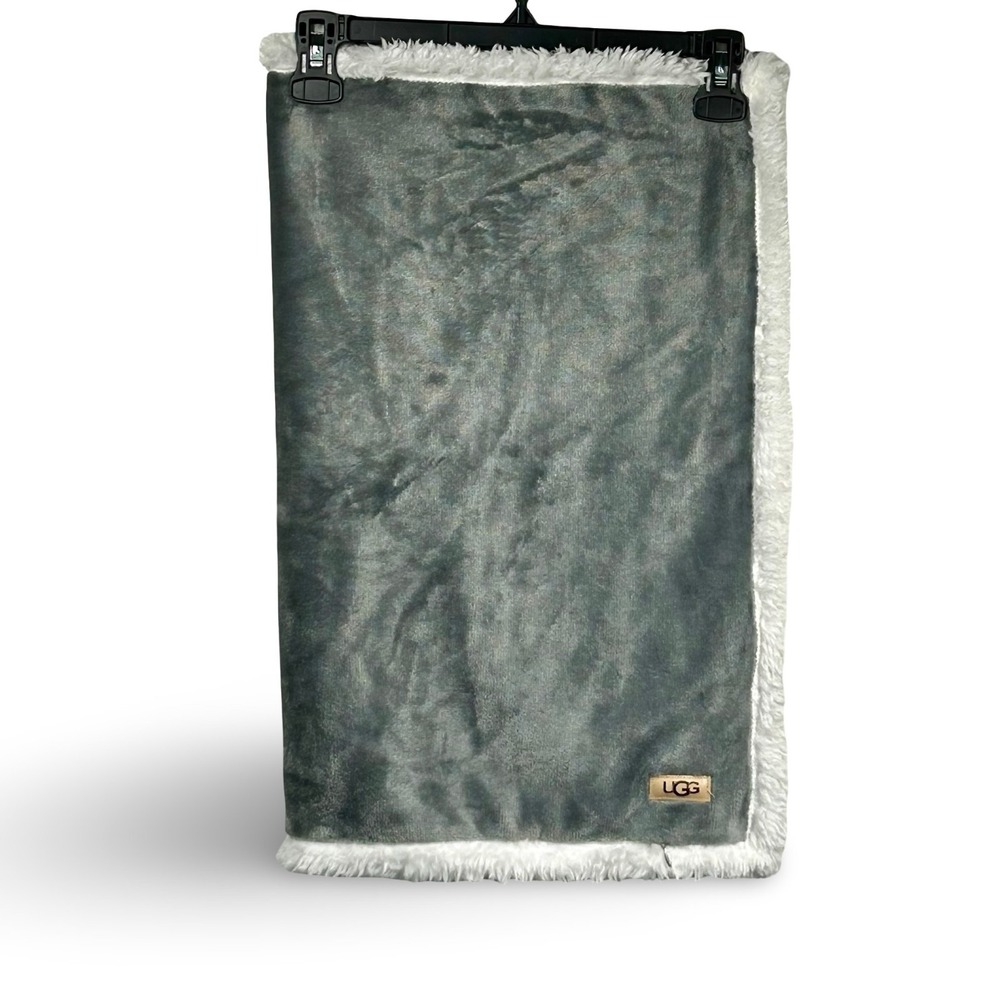 PAIR OF UGG Faux Fur Standard Pillow Shams Cases Luxe Cozy Cabin Soft‎ Mountain